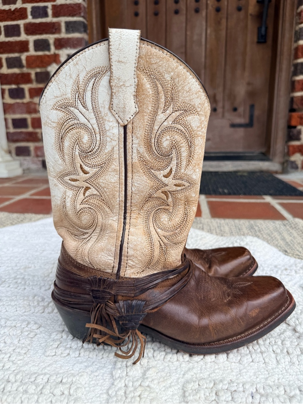 Women’s Laredo Myra Tan and Cream Cowboy Western Boot - Picture 2 of 9